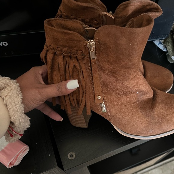 Gucci bag 650$ necklace 90$ boots 15$ - Picture 1 of 8